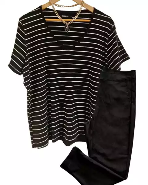 SET OFFICE Pant NATACHA Elastizado + Remera V Rayada Black ( 40 al 50)