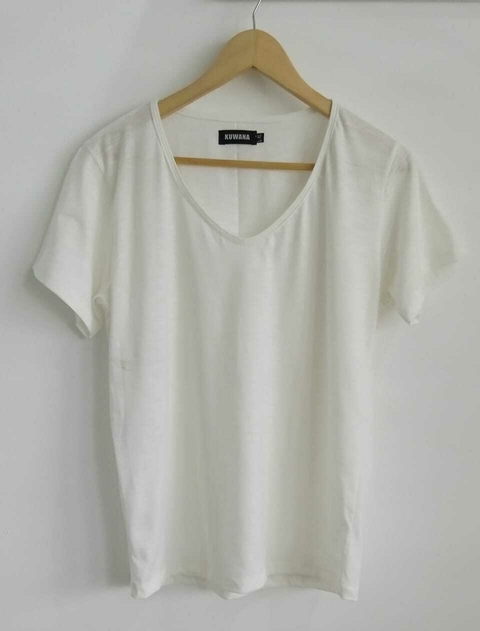 OUTLET SIN CAMBIO Remera V Basic Cream L/XL