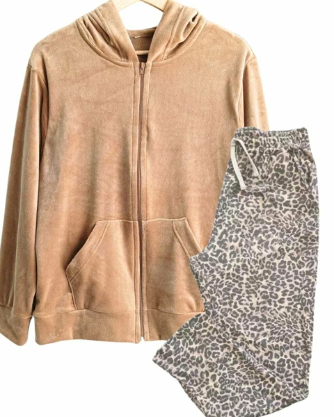 SET Campera PLUSH BIEGE + BABUCHA WAFFLE PRINT ( 40 al 52) - AW25 - comprar online