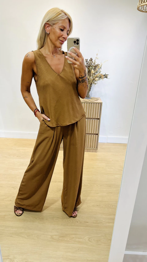 Musculosa Silvia Chocolate - comprar online