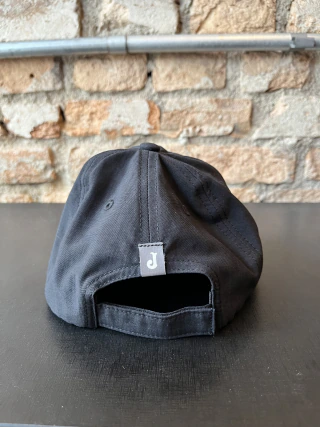 Boné Preto Fit na internet