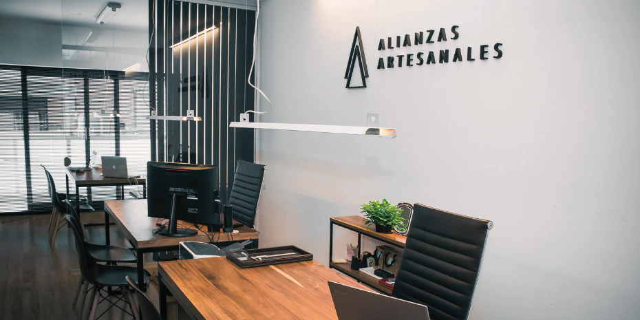 <p><span style="font-size: 18px">VISITÁ NUESTRO SHOWROOM</span></p>