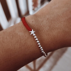 Pulsera hilo rojo regulable con bolitas y estrella Acero blanco