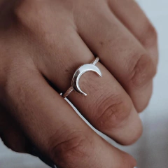 Anillo torzado luna invertida Plata 925