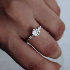 Anillo con micropave y zircón grande engarzado Plata 925 - Ni idea