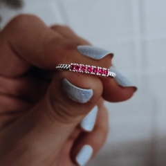 Anillo con bolitas y cubics fucsias Plata 925