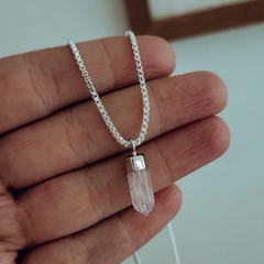 Cadena 45 cm con piedra rosa Acero blanco