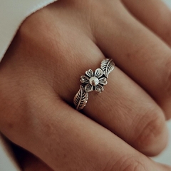 Anillo florcita empavonada Plata 925