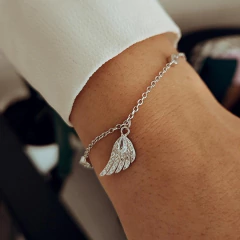 Pulsera con alita micropave y cubics Plata rodinada 925 - comprar online