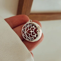 Dije luna con mandala Plata 925