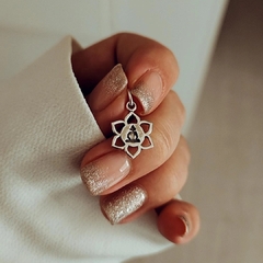 Dije flor de loto meditación Plata 925