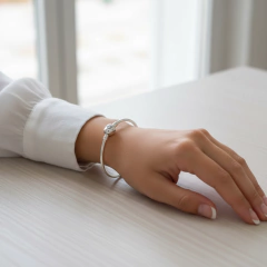 Pulsera esclava con broche corazón Pandora Moments Plata 925 - comprar online