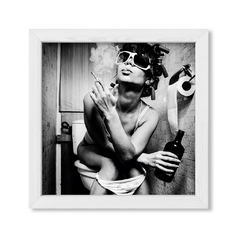 Girl in the bathroom - comprar online