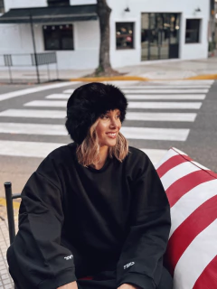 Buzo Potrerillos Negro - Caro Madero