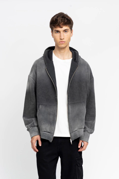 CAMPERA CON CIERRE LASER NEGRA