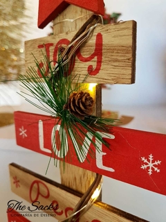 Arbolito rojo de madera con luces led - comprar online