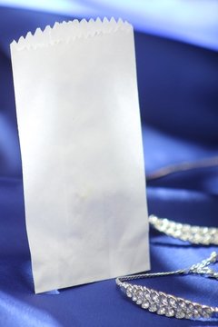 BOLSAS DE PAPEL KRAFT BLANCAS PAQUETES POR 100 UND en internet