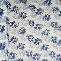 Layse Bordada Fundo Off-White Estampa 2 - Tecidos Baratos - Compre e receba em casa.