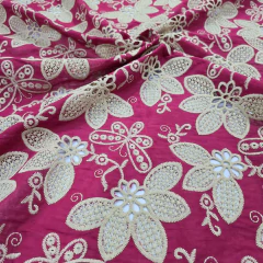 Laise Bordada Guipure Vermelho na internet