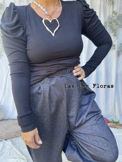 Remera · Aura · manga princesa