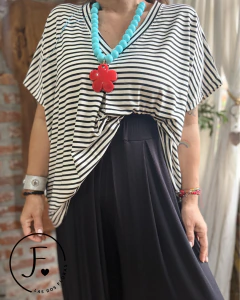 Remera · STRIPES · Escote v - comprar online