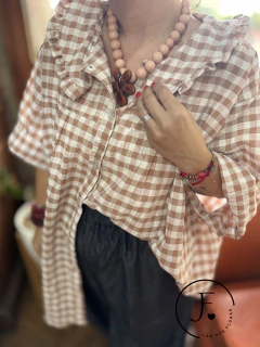Blusa • Pollença Inesita.• Camel , cuello del AmoR mangas cortas
