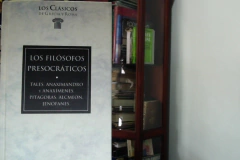 Los Filósofos  presocráticos -  Editado por Planeta Agostini . - ISBN 8439540760.
