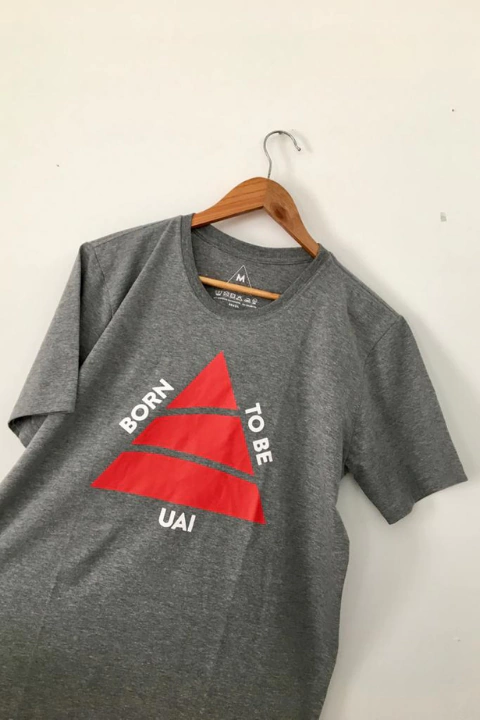 camiseta born to be uai