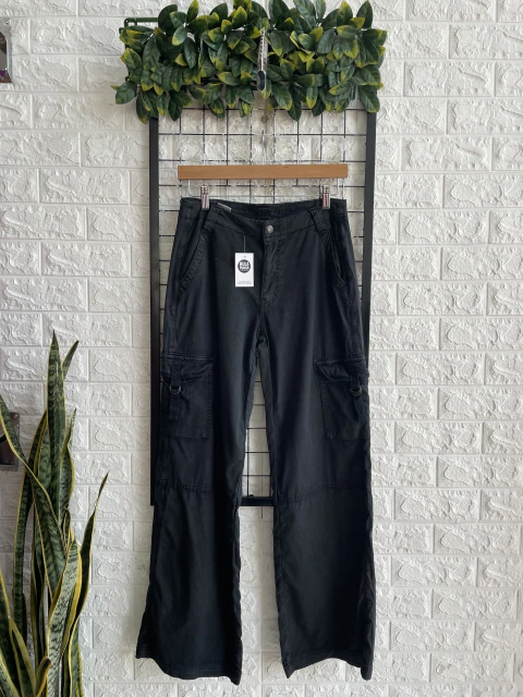 PANTALON AMERICAN EAGLE CARGO T.40 NE (48804)