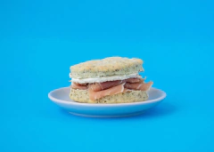 Scon de Hierbas Relleno de Jamón Crudo - comprar online
