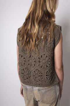 remera Mugoni tofee - PRE ORDER. Entregas a fines de Noviembre - tienda online