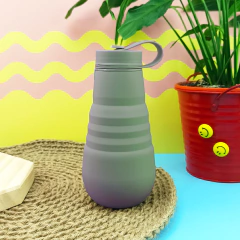 Botella silicona ancha plegable gris