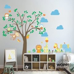 Árbol y Nubes //VD008