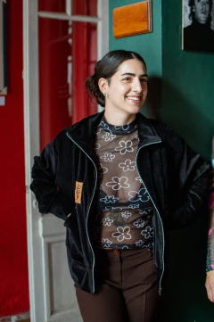 Poleras de microtul estampadas “Lo Que Florece”