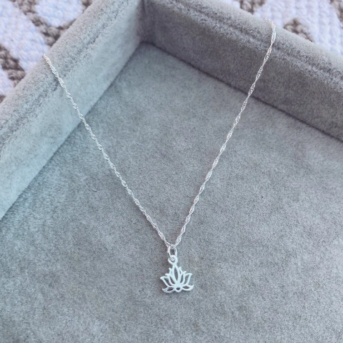 Collar Mini Flor de Loto - Plata 925 Y21.L