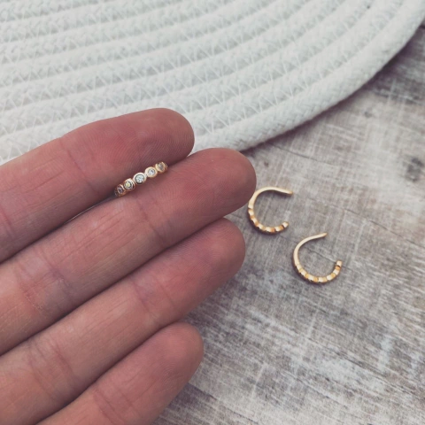 Cuff Dottin Cubic Gold - Plata 925 Bañada en oro C12.K