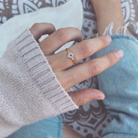 Anillo Nihuly Cuadrado Gold- Acero dorado A18.Q