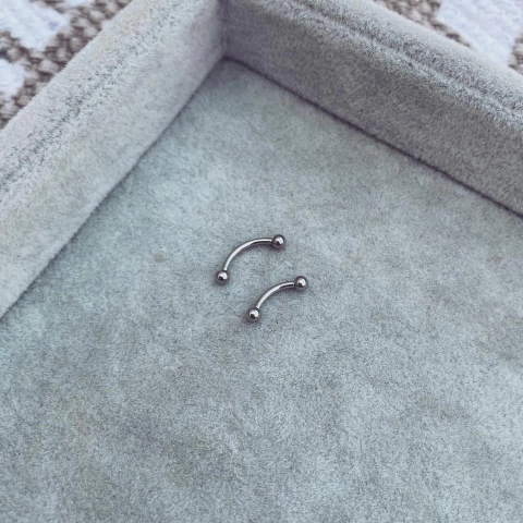 Aro Ceja Basic- Titanio A13.B