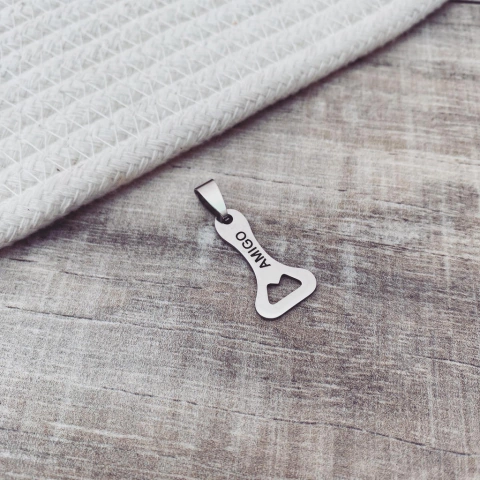 Dije Mini Destapador Amigo - Acero Quirúrgico H8 bis