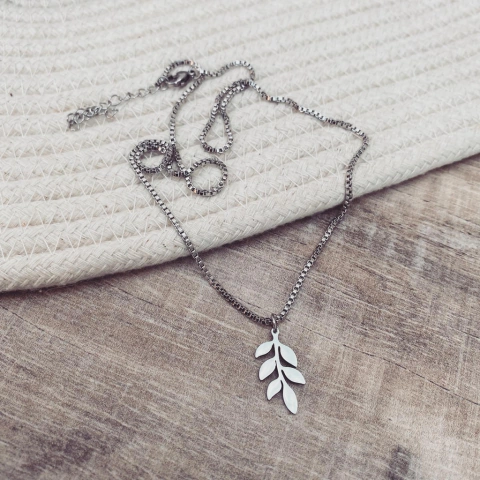 Collar Laurelito - Acero quirúrgico V25