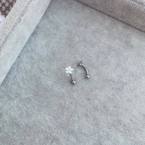 Barrita Curva Flower - Acero quirúrgico A19.Q