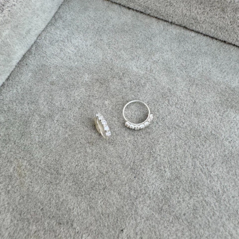 Aro mini blafk (Abre para el costado) - Plata 925 + Cristales C11.i - comprar online