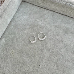 Aro mini blafk (Abre para el costado) - Plata 925 + Cristales C11.i en internet