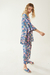PANTALON PEONIA FLORES BASE AZUL - comprar online