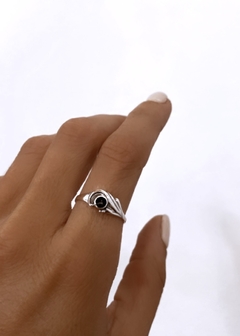 ANILLO ONIX OLITA PLATA 925