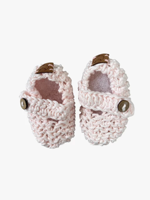 Escarpines de hilo rosa claro NB - comprar online