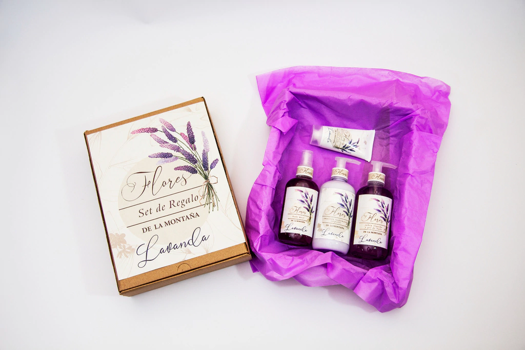 Set de Regalo LIVE Flores LAVANDA - Emulsión Corporal, Body Mist, Jabón Líquido y Crema para Manos y Uñas