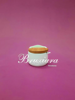 Saleiro com tampa de madeira na internet