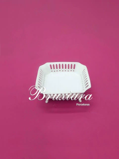 Travessa Quadrada Vazada c/pés - comprar online