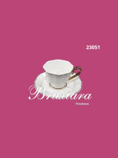 Xícara com pires com filete ouro - Bruxiara Porcelanas